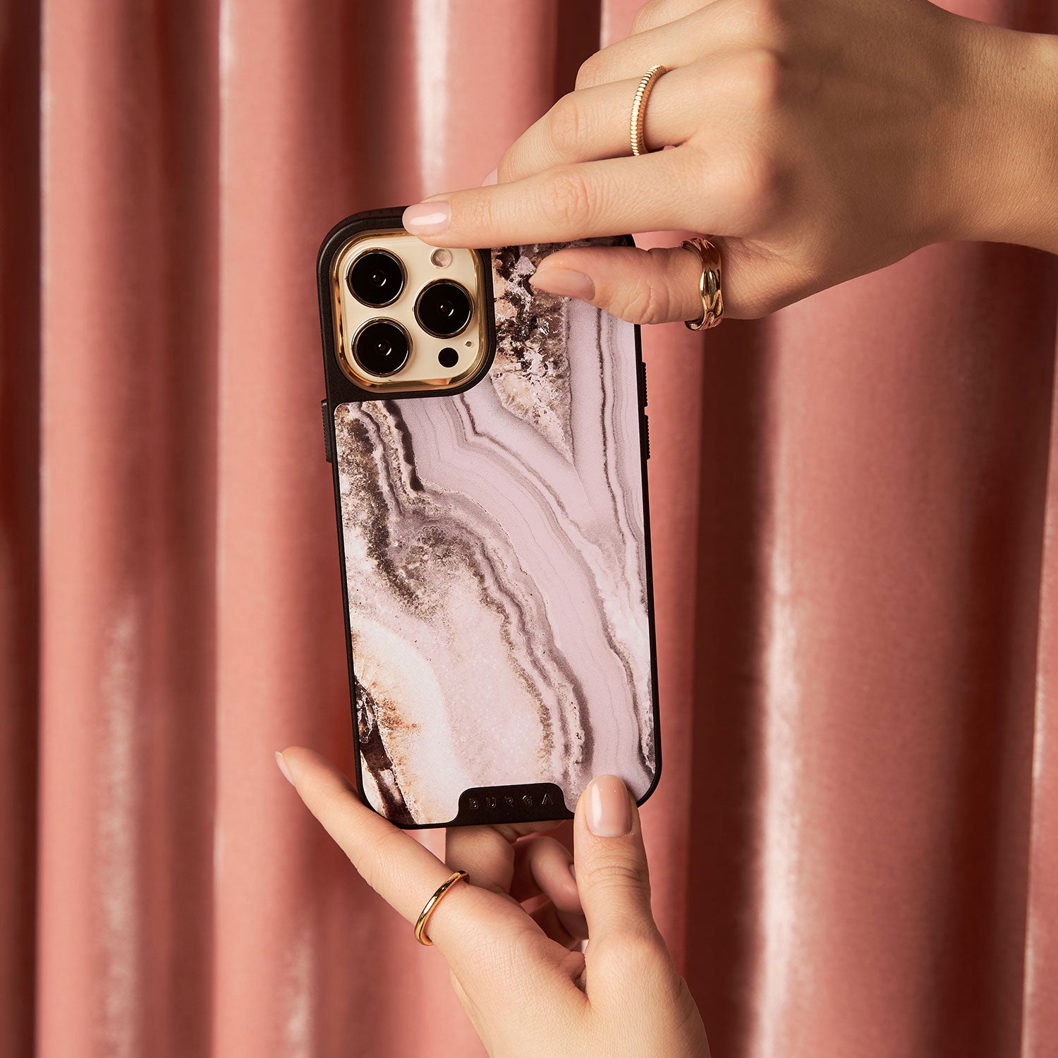 Golden Taupe - Fashion iPhone 15 Case