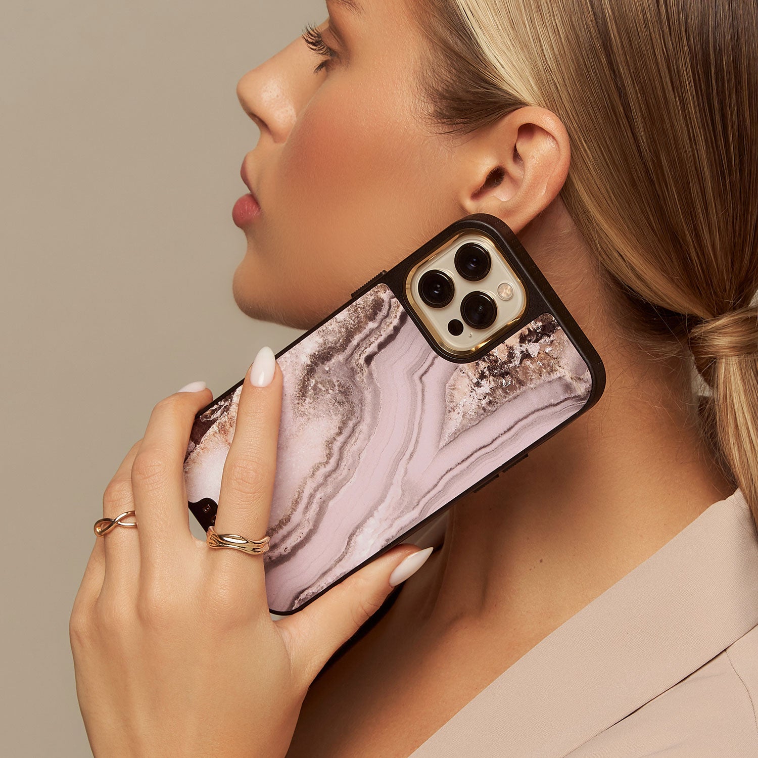 Golden Taupe - Fashion iPhone 15 Case