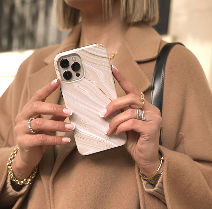 Full Glam - Beige iPhone 15 Case